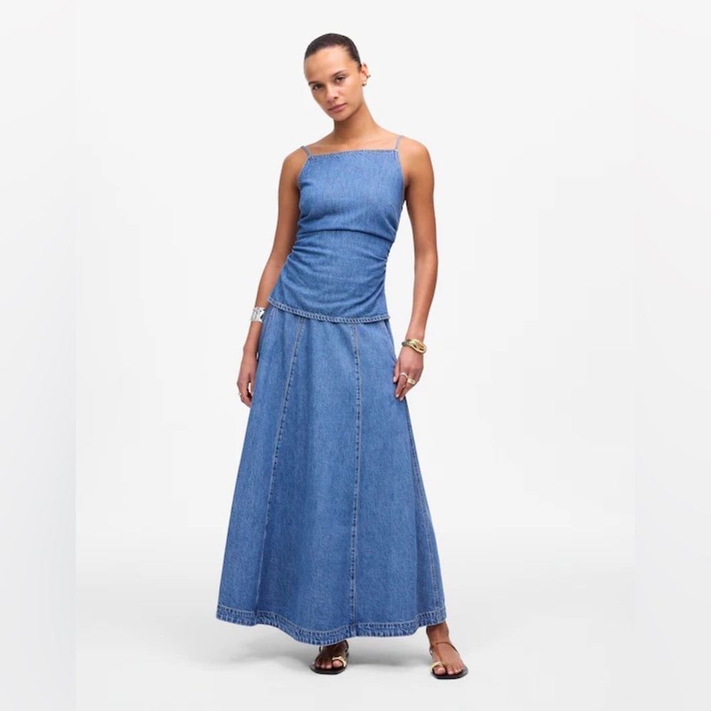 Midi Skirt in Robertson Wash: Airy Denim Edition - size 25 (out of stock online)